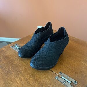 BERNIE MEV. “Chesca” black women’s knit clog style heeled booties